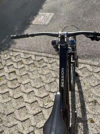 Used Trek Session 8 2025 2025 Mountainbike, Black, 29 — image 6 of 10