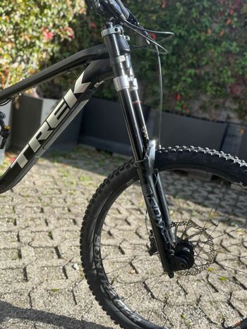 Used Trek Session 8 2025 2025 Mountainbike, Black, 29 — image 3 of 10