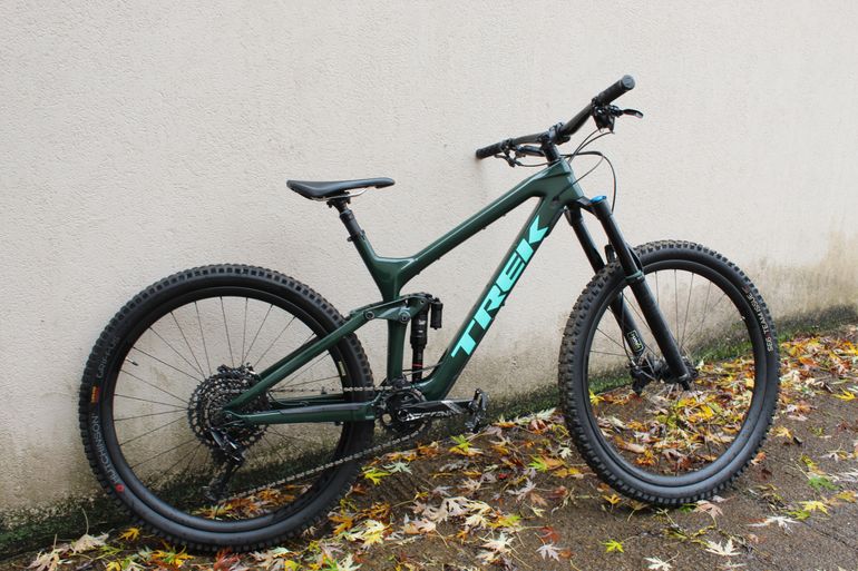 Used Trek Slash 9.8 2019 2019 Mountainbike, Green, 29 — image 3 of 3