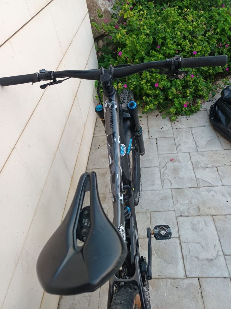 Used Giant Reign Advanced Pro 1 2023 2023 Mountainbike, Black, 29 — image 5 of 5