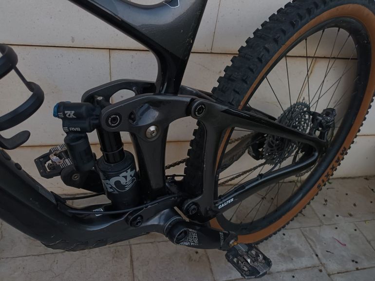 Used Giant Reign Advanced Pro 1 2023 2023 Mountainbike, Black, 29 — image 4 of 5