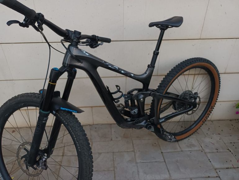 Used Giant Reign Advanced Pro 1 2023 2023 Mountainbike, Black, 29 — image 2 of 5