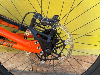 Used Commencal SUPREME DH Shimano Deore XT 2018 Mountainbike, Orange — image 4 of 11