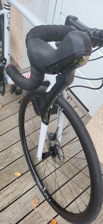 Used Specialized Roubaix Comp 2020 2020 Road & Gravel, Light Gray — image 5 of 6