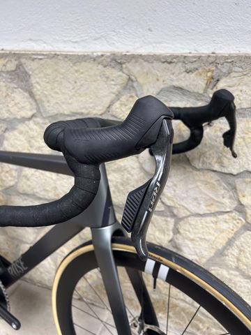 Used Rose Xlite 06 Red AXS 2024 2024 Road & Gravel, Black — image 3 of 13