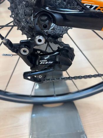 Used Wilier 105 2016 Road & Gravel, Black — image 3 of 3