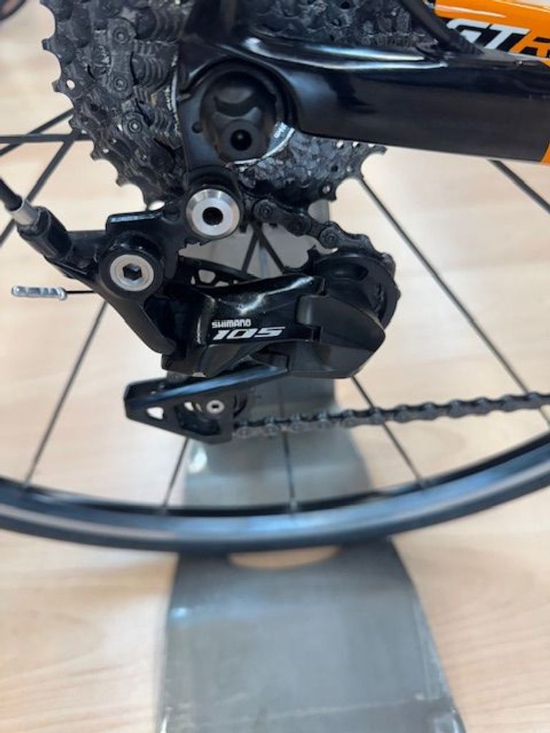 Used Wilier 105 2016 Road & Gravel, Black — image 3 of 3