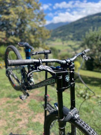Used Mondraker Summum SRAM GX DH 2022 Mountainbike, Black — image 7 of 10