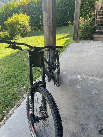 Used Mondraker Summum SRAM GX DH 2022 Mountainbike, Black — image 4 of 10