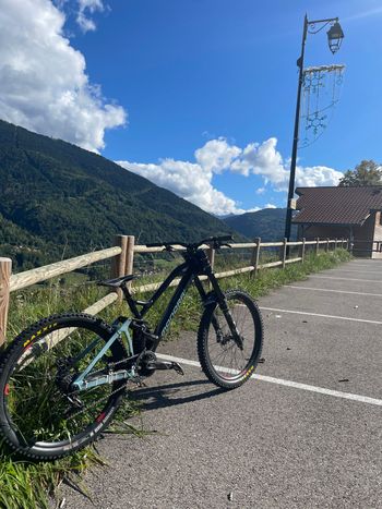 Used Mondraker Summum SRAM GX DH 2022 Mountainbike, Black — image 2 of 10