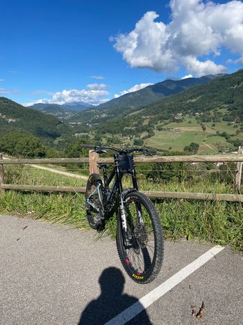 Used Mondraker Summum SRAM GX DH 2022 Mountainbike, Black — image 3 of 10