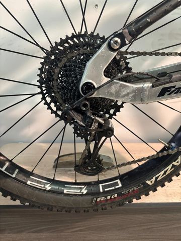 Fantic XXF 2.0 Race 2023 2023 Mountainbike usato, Verde — immagine 12 di 13