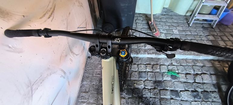 Used Cube Two15 2022 Mountainbike, Black, 27.5 (650B) — image 6 of 7