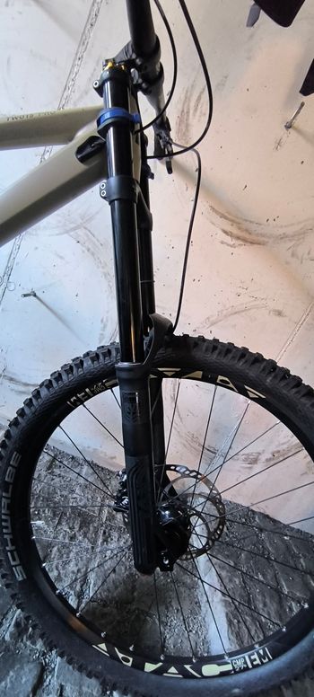 Used Cube Two15 2022 Mountainbike, Black, 27.5 (650B) — image 4 of 7