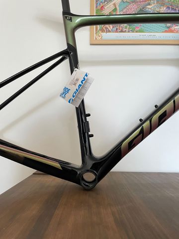Used Giant Defy Advanced Pro 2 AXS 2023 Frameset 2023 Road & Gravel, Black — image 3 of 6