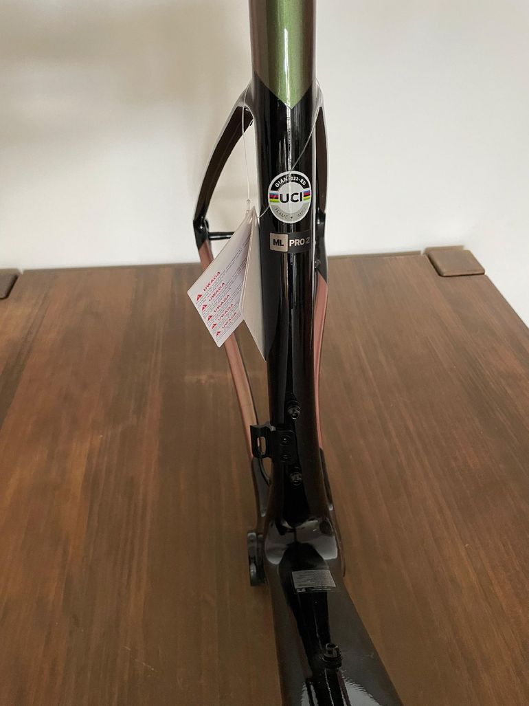 Used Giant Defy Advanced Pro 2 AXS 2023 Frameset 2023 Road & Gravel, Black — image 4 of 6