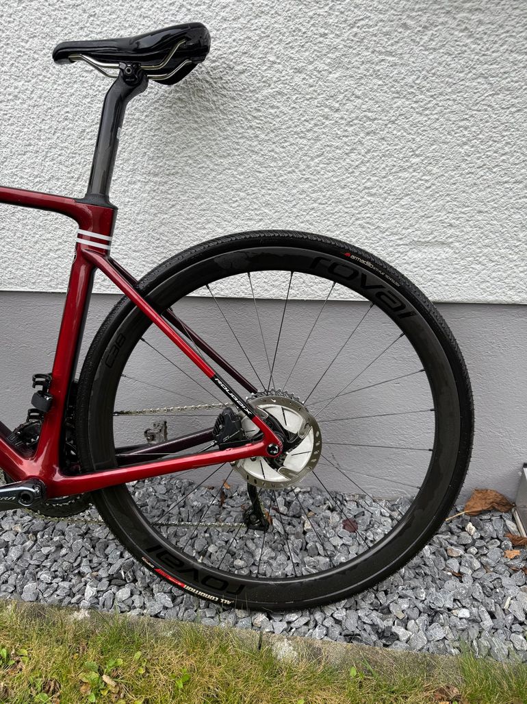 Used Specialized Roubaix Expert 2020 2020 Road & Gravel, Red — image 5 of 6