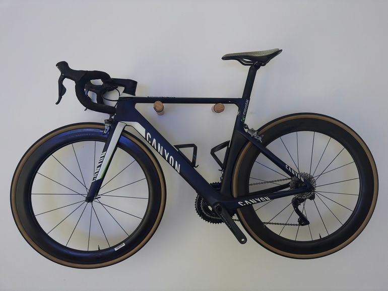 Used Canyon Aeroad CF SLX 2017 2017 Road & Gravel, Blue — image 2 of 3