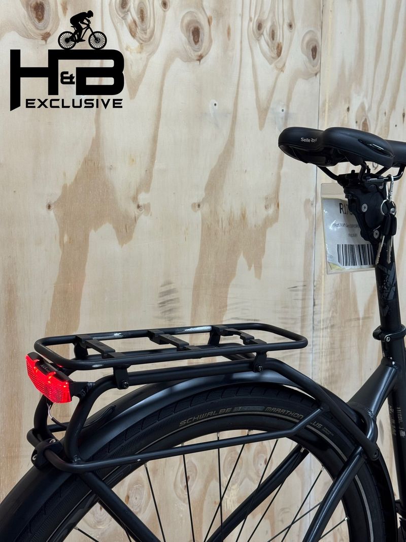 Used Giant Explore E+1 GTS Shimano Deore 2022 Mountainbike, Black — image 10 of 12