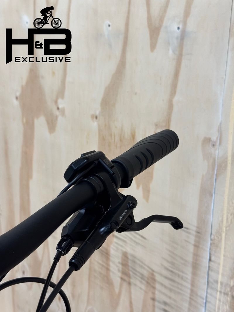 Used Giant Explore E+1 GTS Shimano Deore 2022 Mountainbike, Black — image 6 of 12