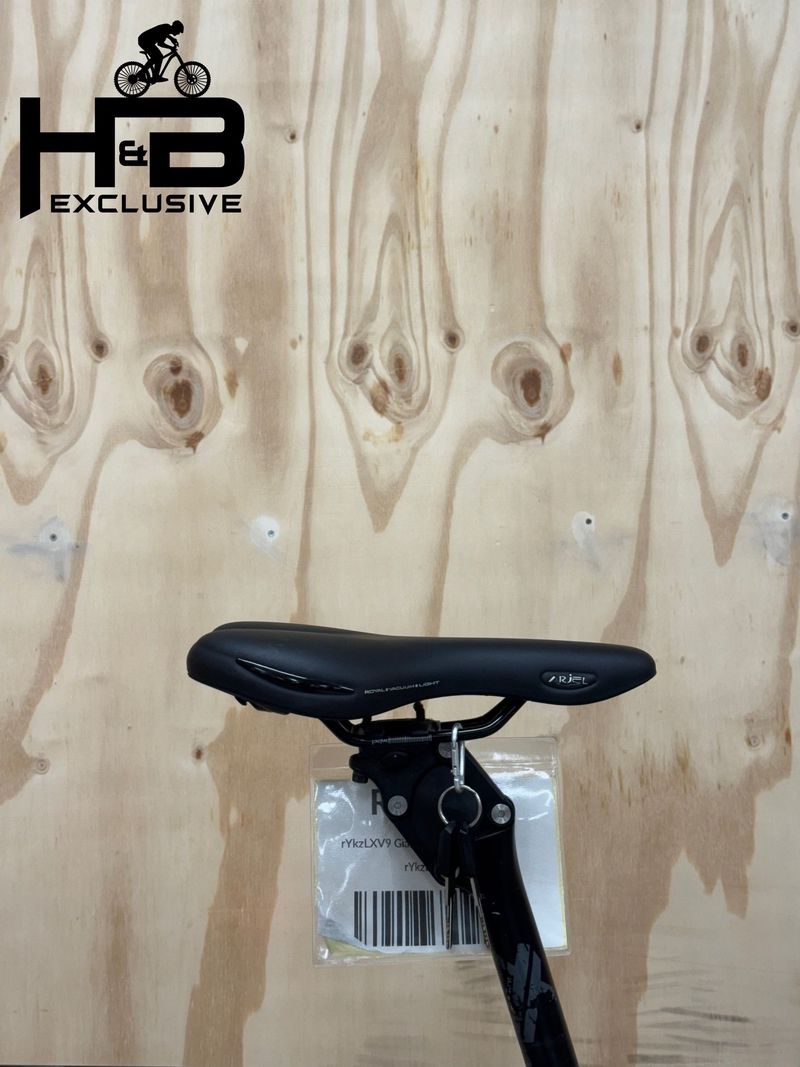 Used Giant Explore E+1 GTS Shimano Deore 2022 Mountainbike, Black — image 9 of 12