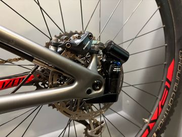 Used Specialized Men's Epic Expert 2019 2019 Mountainbike, Black, 29 — image 8 of 8