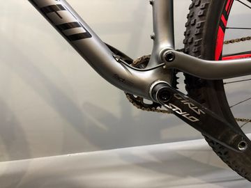 Used Specialized Men's Epic Expert 2019 2019 Mountainbike, Black, 29 — image 7 of 8