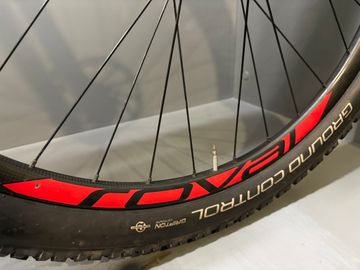 Used Specialized Men's Epic Expert 2019 2019 Mountainbike, Black, 29 — image 5 of 8