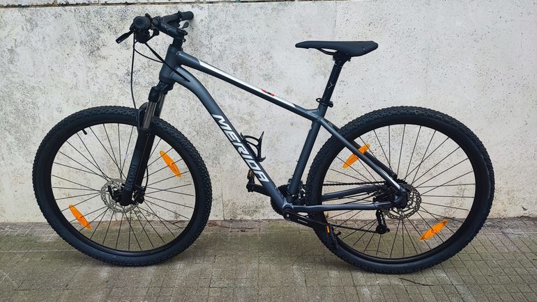 Used Merida BIG NINE 60 2022 2022 Mountainbike, Light Gray, 29 — image 1 of 9