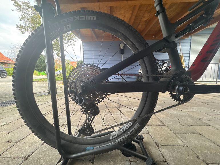 Used Canyon Neuron CF 8 2023 2023 Mountainbike, Red, 27.5 (650B) — image 3 of 6