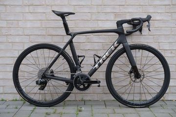 Used Trek Madone SL 6 AXS 2024 + Aero-Cockpit & Mount 2024 Road & Gravel