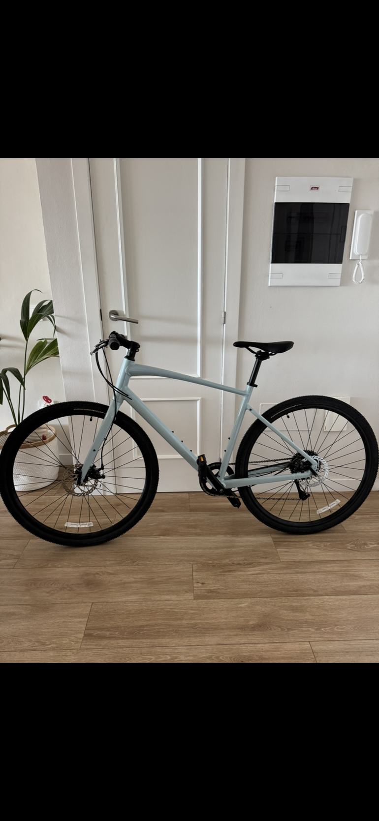 Used Specialized Sirrus 2025 Road & Gravel, Blue — image 2 of 3