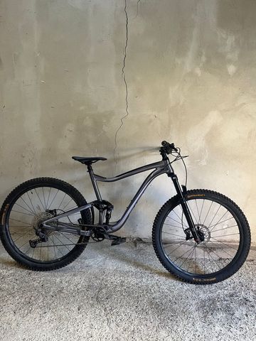 Used Giant Trance 3 2020 2020 Mountainbike, Light Gray, 27.5 — image 7 of 8