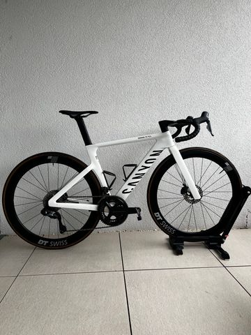 Used Canyon Aeroad CF SLX 8 DI2 2024 Road & Gravel