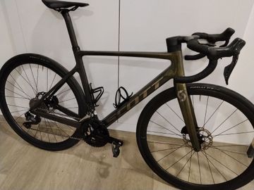 Used Scott Addict RC 40 2024 2024 Road & Gravel, Black — image 8 of 11