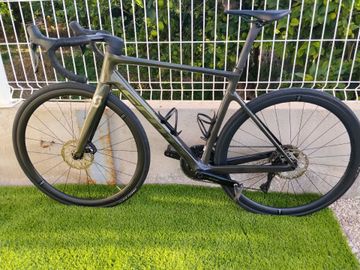 Used Scott Addict RC 40 2024 2024 Road & Gravel, Black — image 2 of 11