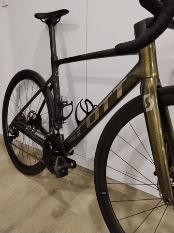 Used Scott Addict RC 40 2024 2024 Road & Gravel, Black — image 10 of 11