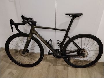 Used Scott Addict RC 40 2024 2024 Road & Gravel, Black — image 7 of 11
