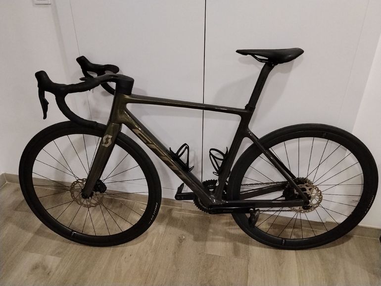 Used Scott Addict RC 40 2024 2024 Road & Gravel, Black — image 7 of 11