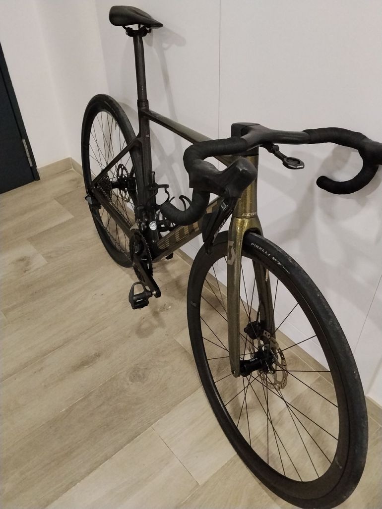 Used Scott Addict RC 40 2024 2024 Road & Gravel, Black — image 9 of 11