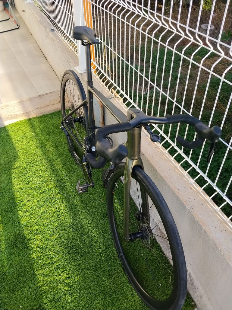 Used Scott Addict RC 40 2024 2024 Road & Gravel, Black — image 5 of 11