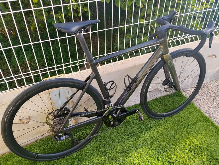 Used Scott Addict RC 40 2024 2024 Road & Gravel, Black — image 4 of 11