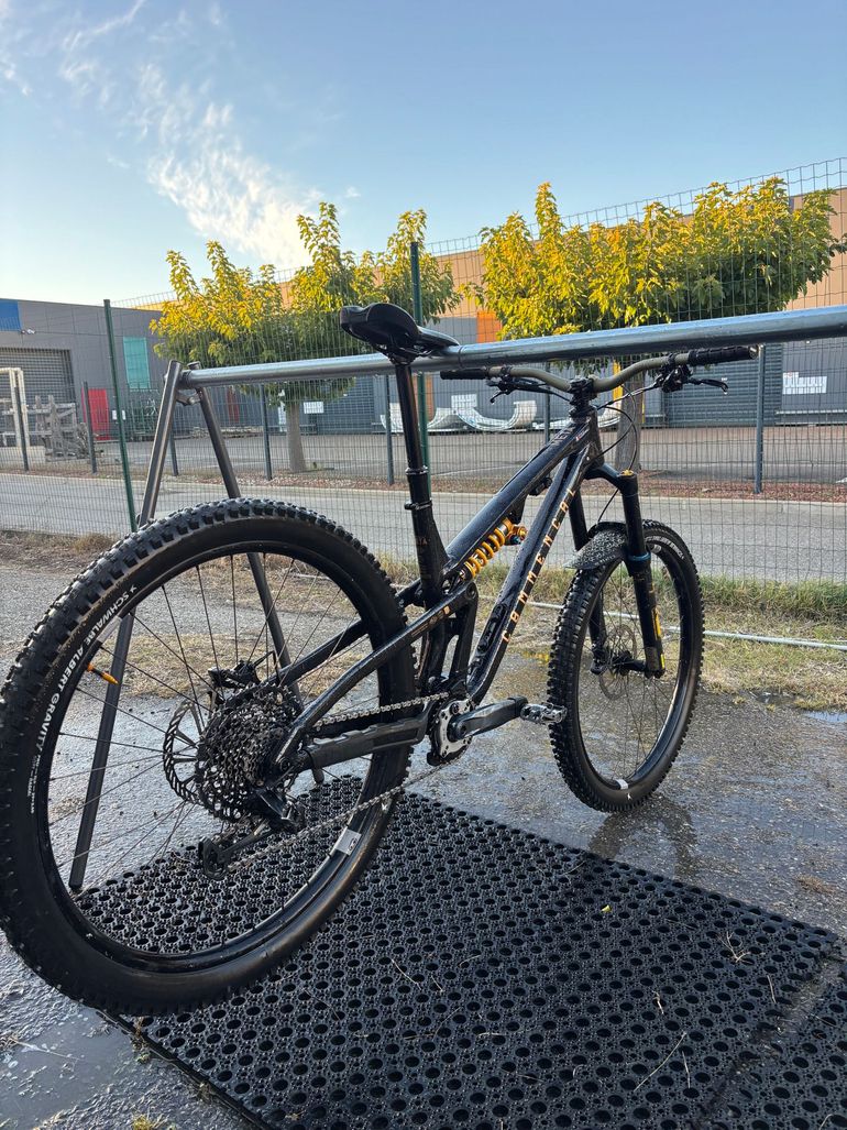 Used Commencal META V5 OHLINS EDITION 2024 2024 Mountainbike, Black, 29 — image 5 of 5