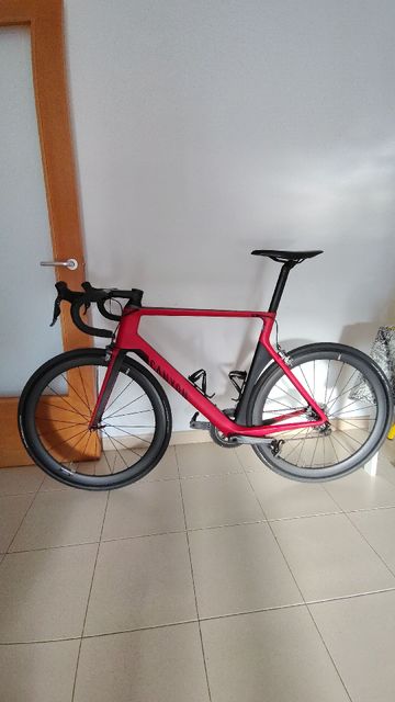 Used Canyon Aeroad CF SLX 8.0 2018 2018 Road & Gravel, Red — image 2 of 6