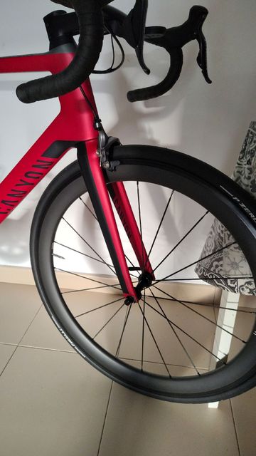 Used Canyon Aeroad CF SLX 8.0 2018 2018 Road & Gravel, Red — image 6 of 6