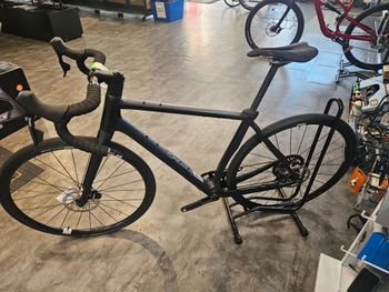 Used Pivot VAULT 2025 Road & Gravel, Black — image 2 of 8