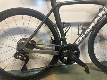 Used Bianchi Oltre XR3 2023 Road & Gravel, Light Gray — image 3 of 3