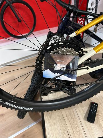 Used Orbea Oiz Shimano Deore XT 2025 Mountainbike, Black — image 4 of 7