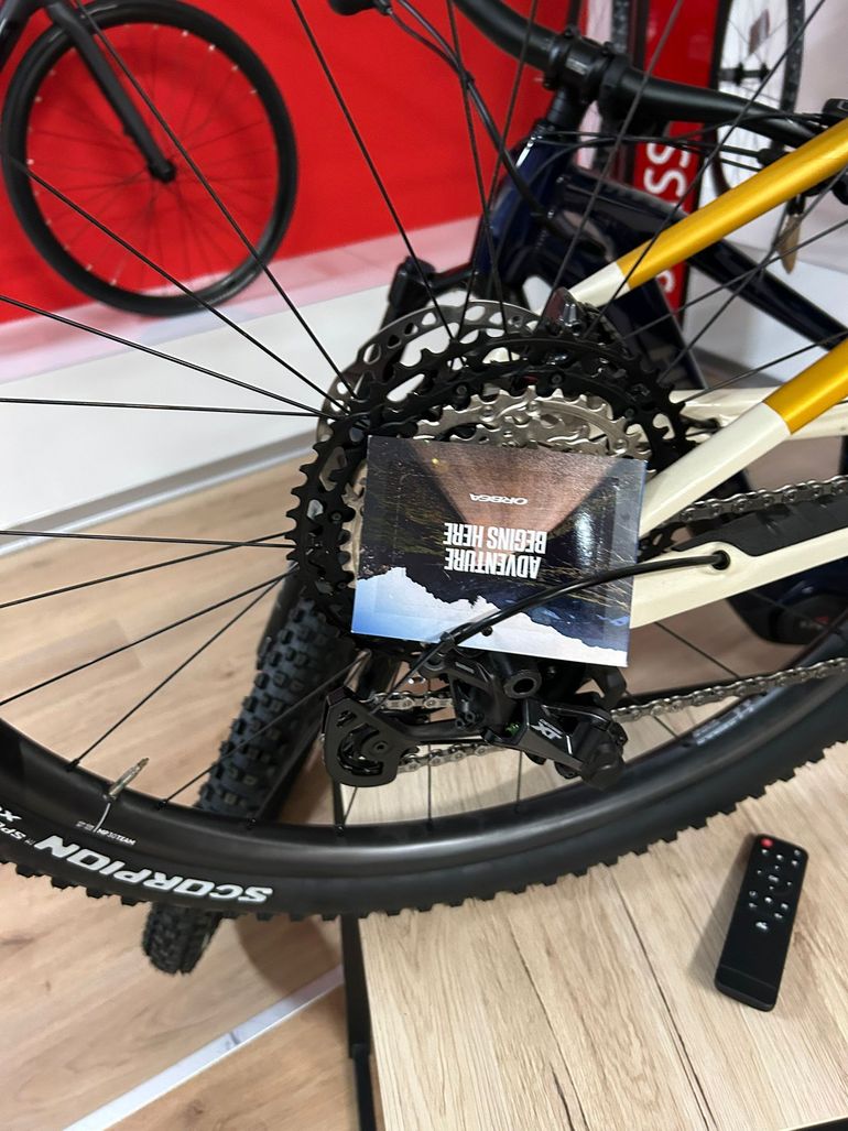 Used Orbea Oiz Shimano Deore XT 2025 Mountainbike, Black — image 4 of 7