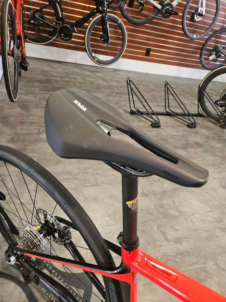 Used Cannondale Synapse Carbon 2 RLE 2022 2022 Road & Gravel, Red — image 7 of 8